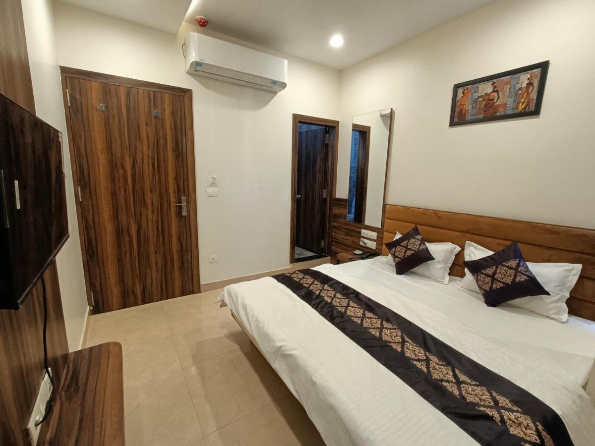 Hotel Vrinda Inn Udaipur Exterior photo