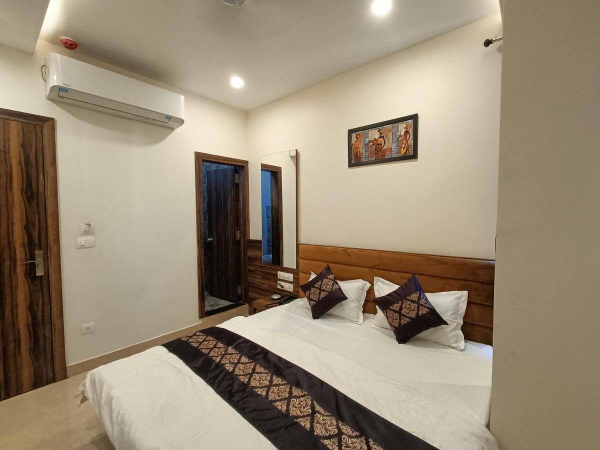 Hotel Vrinda Inn Udaipur Exterior photo
