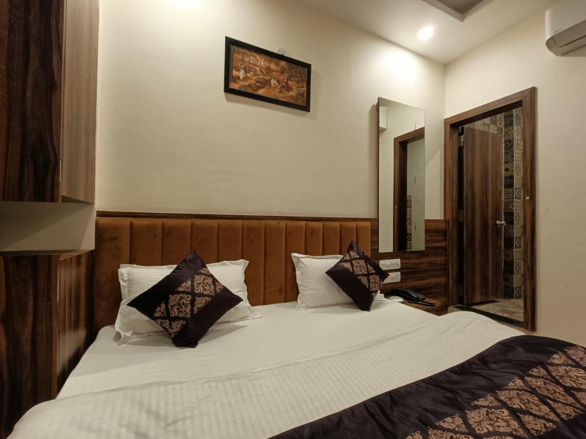 Hotel Vrinda Inn Udaipur Exterior photo