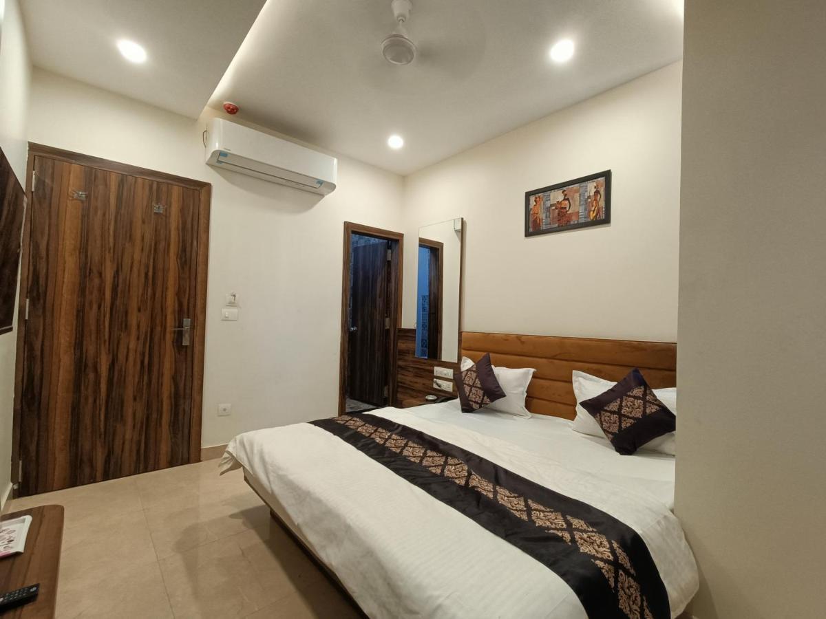 Hotel Vrinda Inn Udaipur Exterior photo