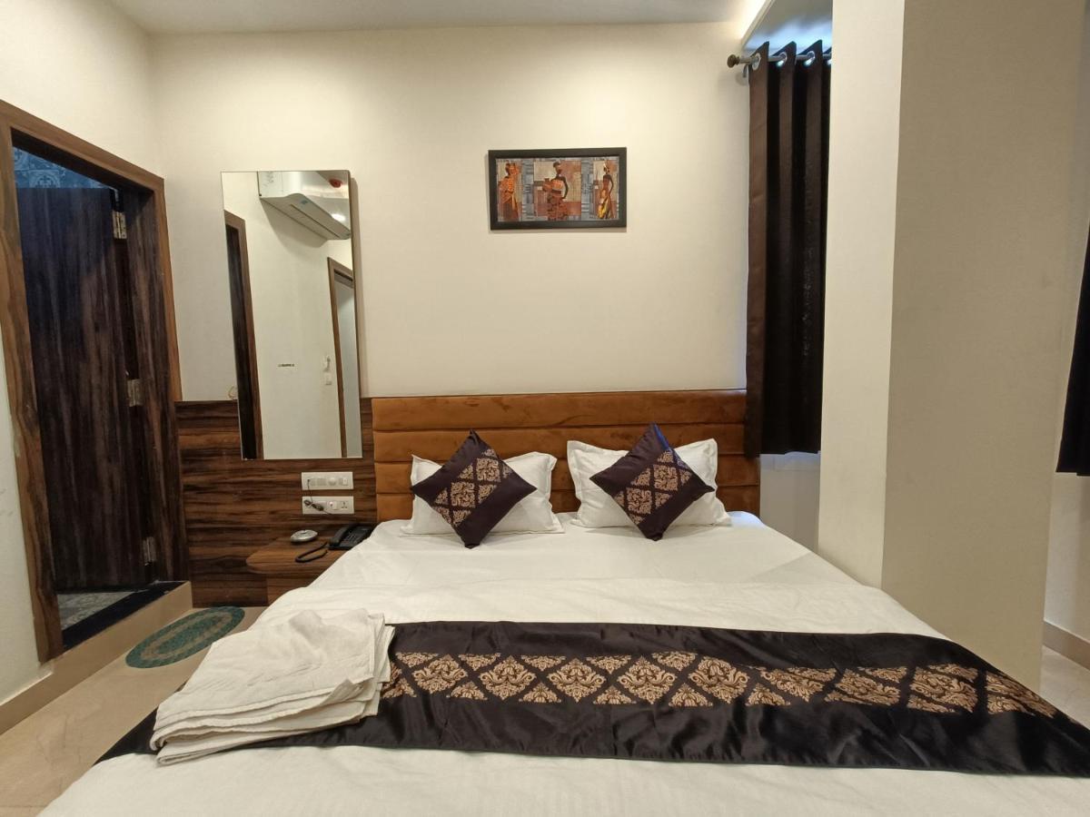 Hotel Vrinda Inn Udaipur Exterior photo