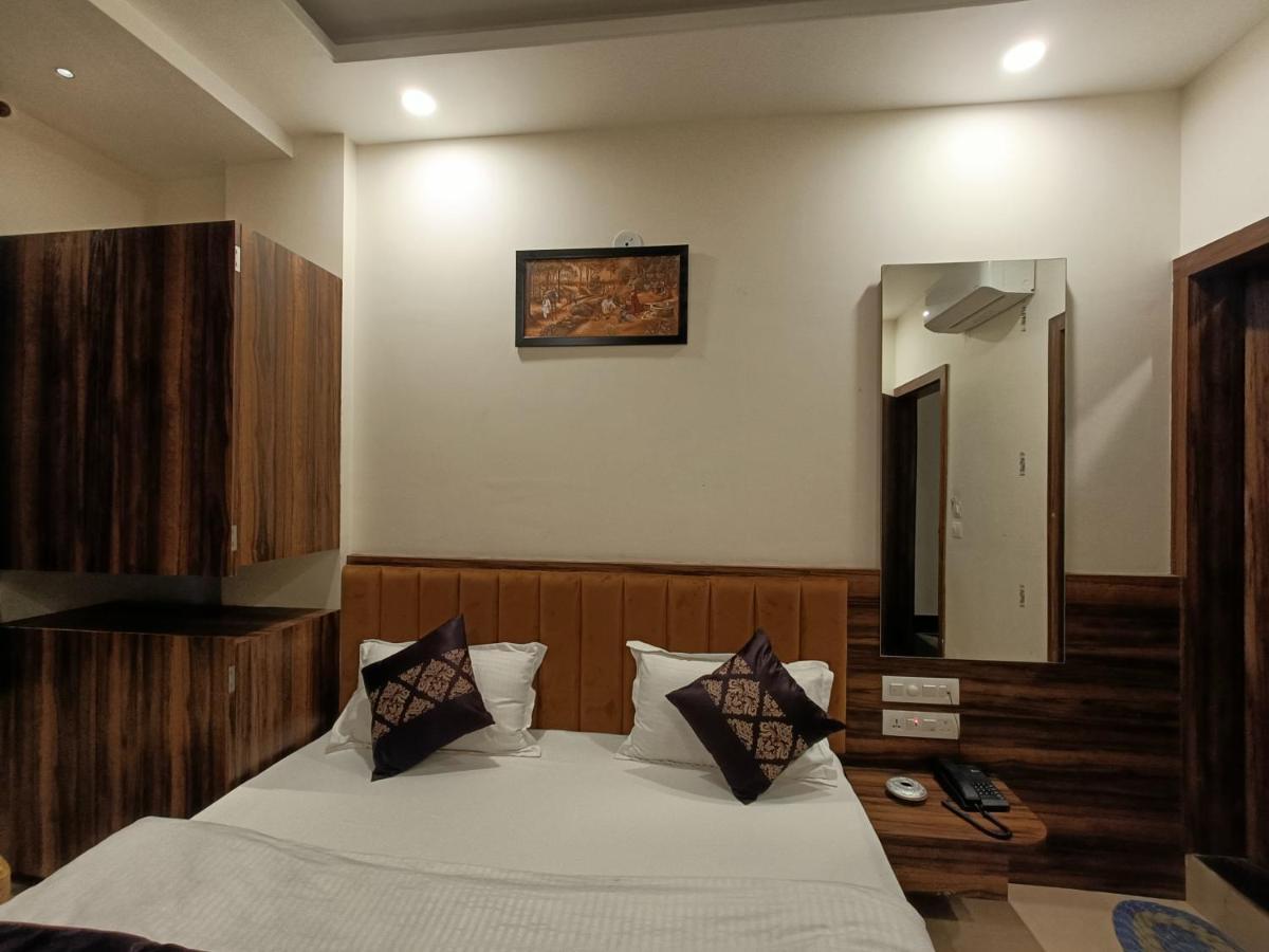 Hotel Vrinda Inn Udaipur Exterior photo