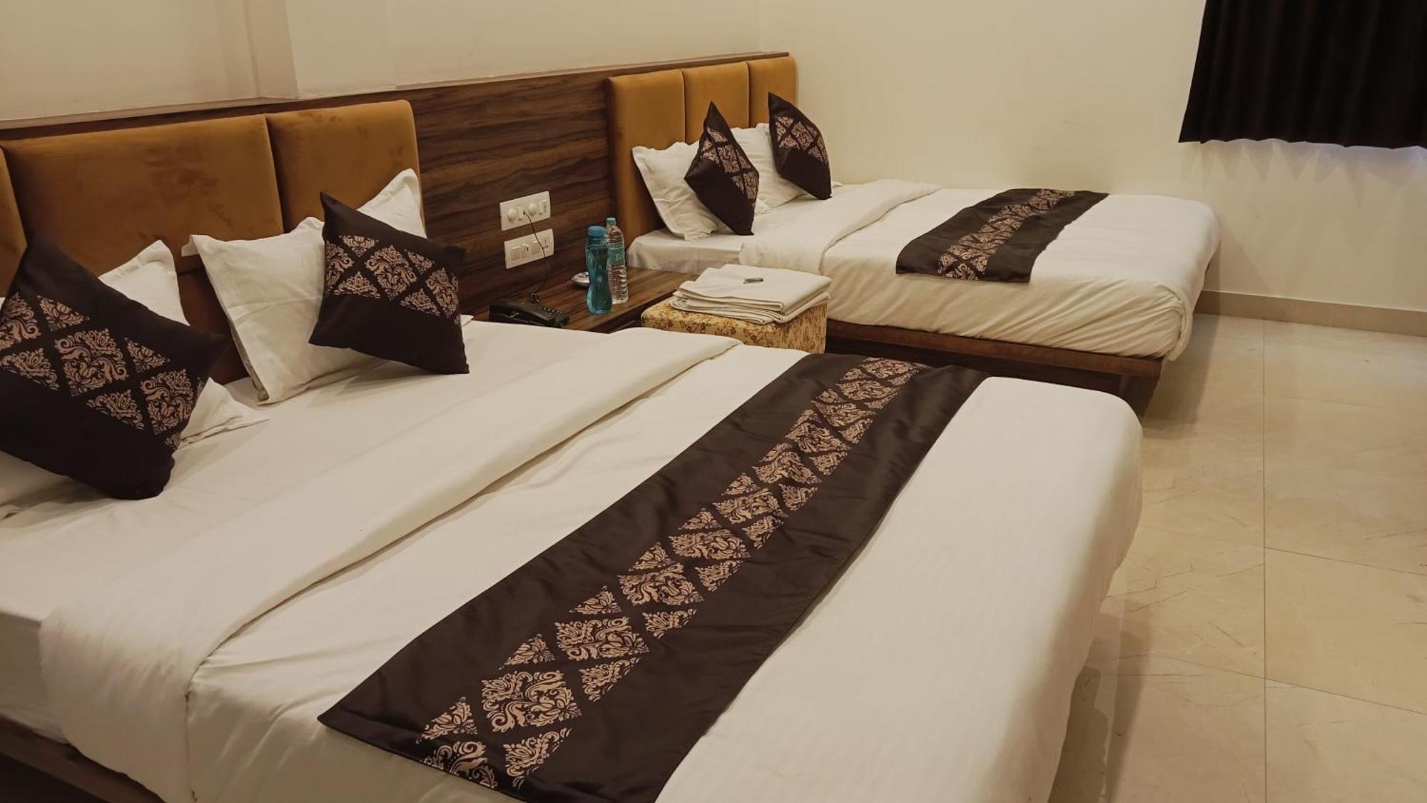 Hotel Vrinda Inn Udaipur Exterior photo