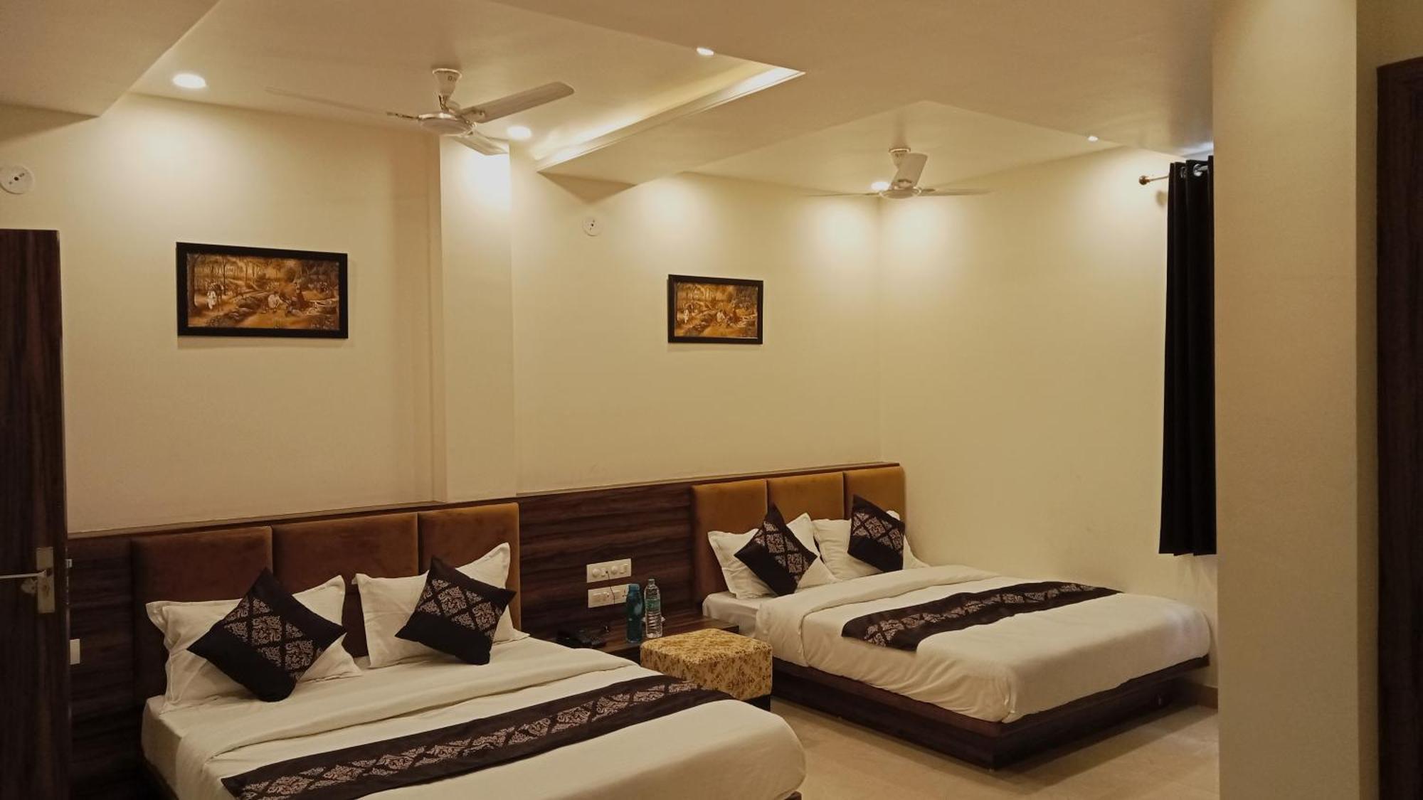 Hotel Vrinda Inn Udaipur Exterior photo